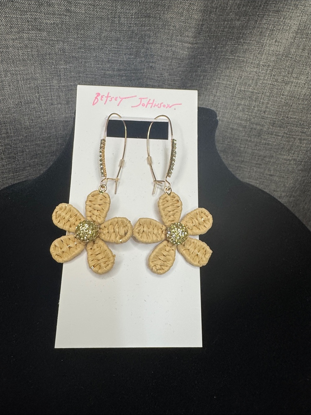Betsey Johnson Raffia Daisy flower motif earrings